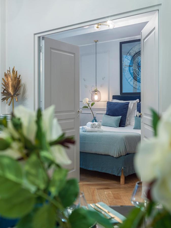 The Blue Pearl Parigi