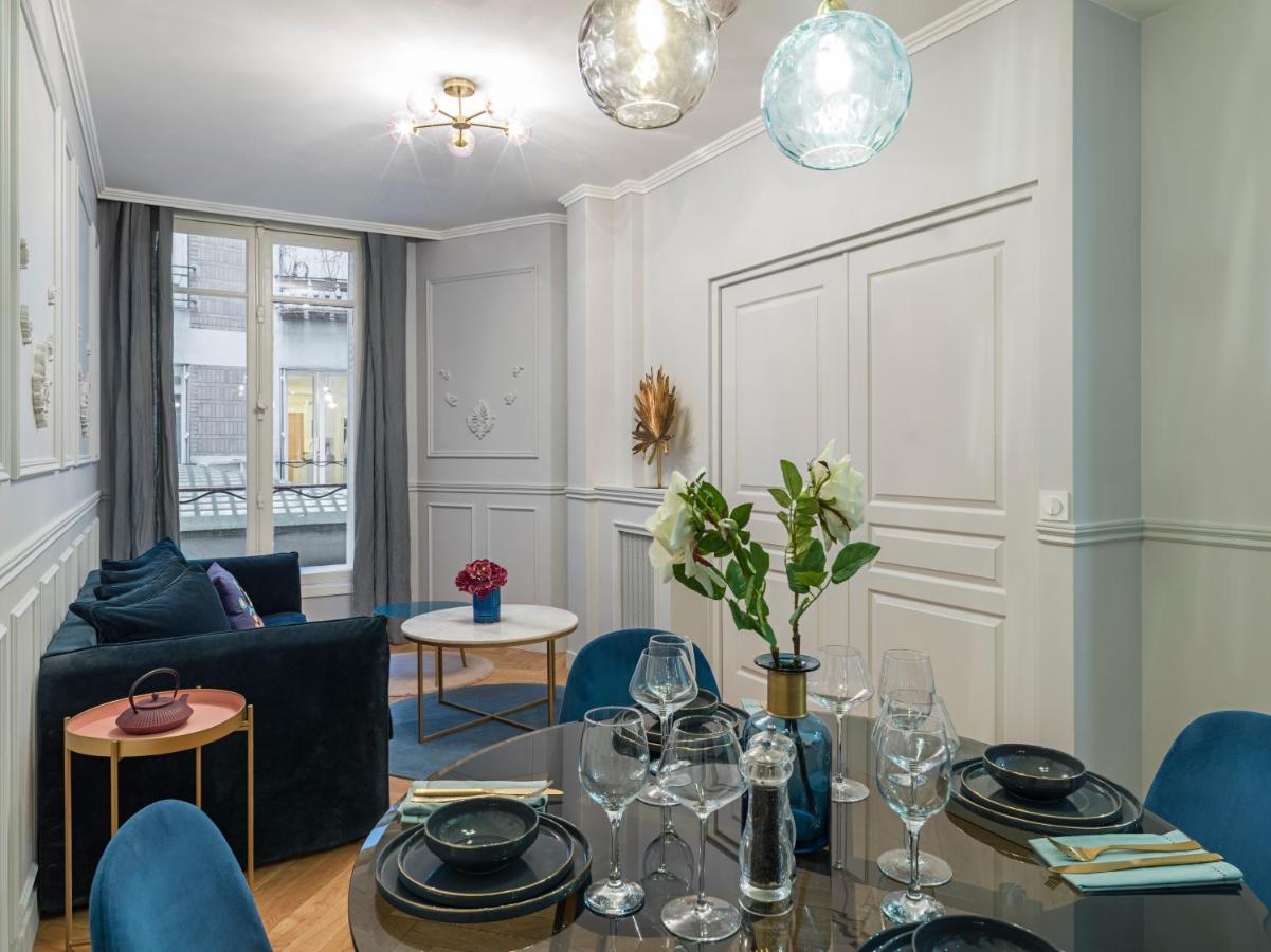 The Blue Pearl Parigi